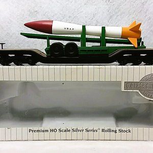 Bachmann Trains HO Model Railroad Flat Car with Missile / Missle